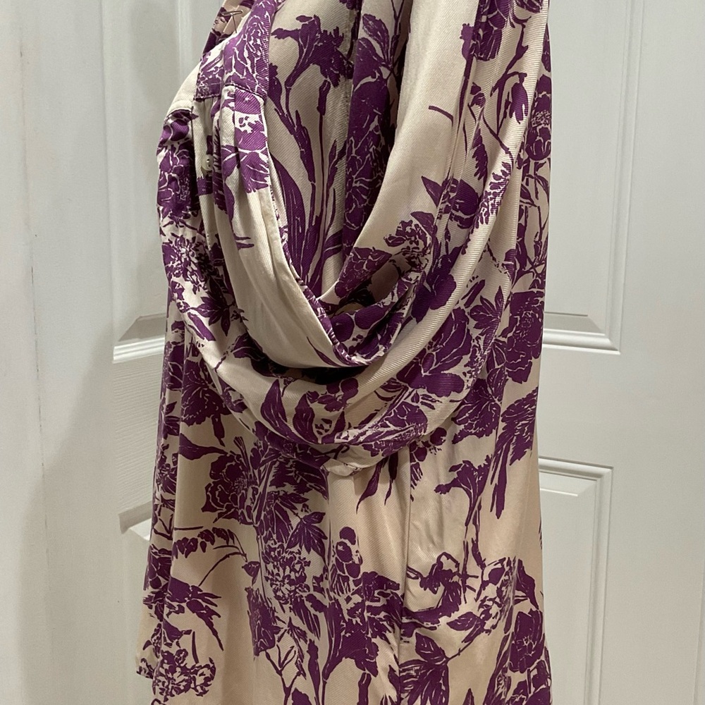 🌱H&M Long Back Butterfly Cuffed Sleeves Hidden Front Buttons Top, Size 6 - Picture 4 of 8